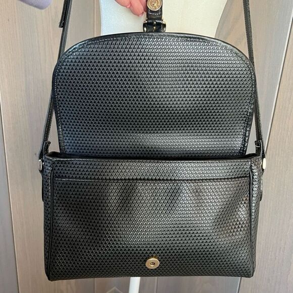 LIZ CLAIBORNE Vintage Signature Crossbody - Picture 10 of 15